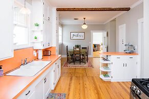 Blue Haus Hot Tub-fire Pit-game Room Walk to Main