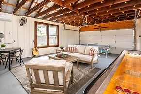 Blue Haus Hot Tub-fire Pit-game Room Walk to Main