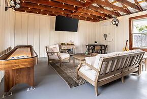 Blue Haus Hot Tub-fire Pit-game Room Walk to Main