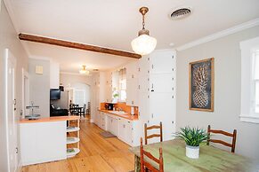 Blue Haus Hot Tub-fire Pit-game Room Walk to Main