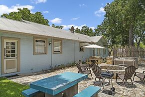 Blue Haus Hot Tub-fire Pit-game Room Walk to Main