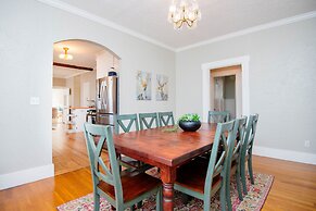 Blue Haus Hot Tub-fire Pit-game Room Walk to Main