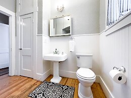 Blue Haus Hot Tub-fire Pit-game Room Walk to Main