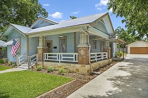 Blue Haus Hot Tub-fire Pit-game Room Walk to Main