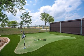 Comfort Charmmini Putting Greengame Roomgrill5