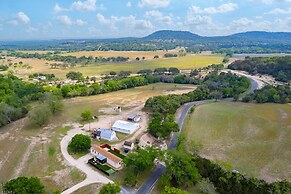 Comfort Charmmini Putting Greengame Roomgrill5