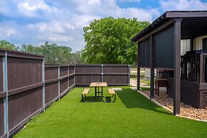 Comfort Charmmini Putting Greengame Roomgrill5