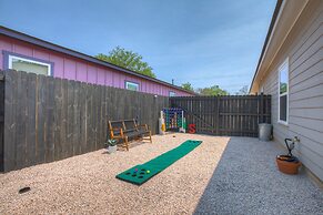 The Das Apfelhaus! A Luxurious and Eclectic Escape Near Main!