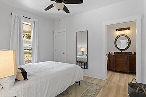 The Point Serene Hill Country Views With Pool & Hot Tub