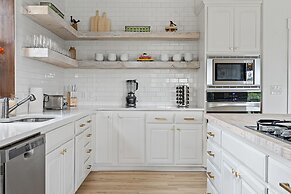 The Point Serene Hill Country Views With Pool & Hot Tub