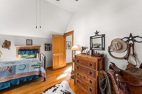 Texas Charm Texana - 15 min Walk to Main