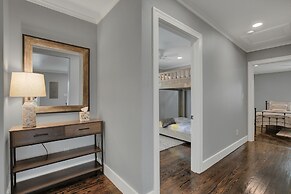 Upscale Home With Pool and Firepit - Close to Mercer St!