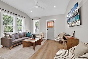 The Grove-a Charming Cottage - 2 Blks to Main St