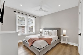 The Grove-a Charming Cottage - 2 Blks to Main St