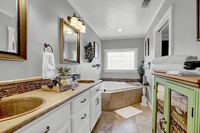 Bell Haus 15 Minute Walk to Main