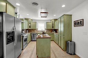 Bell Haus 15 Minute Walk to Main