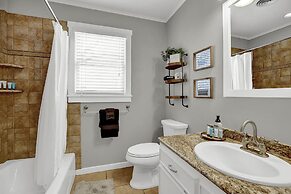 Bell Haus 15 Minute Walk to Main