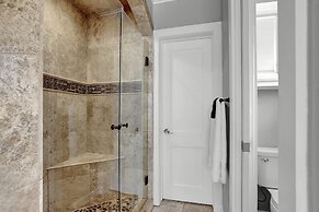 Bell Haus 15 Minute Walk to Main