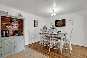 Bell Haus 15 Minute Walk to Main