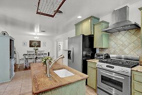 Bell Haus 15 Minute Walk to Main