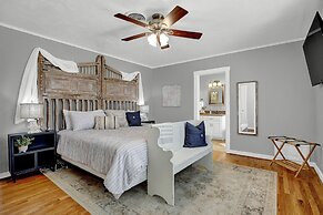 Bell Haus 15 Minute Walk to Main