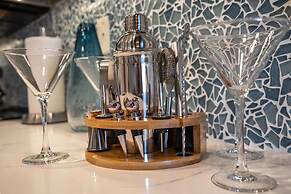 Luxurious & Spacious Ocean Vistas