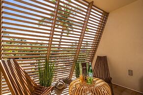 Luxurious & Spacious Ocean Vistas