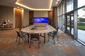 Luxury Condo wOcean Views close to Beach