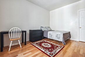 Furnished Guest Rooms at Montgomery St