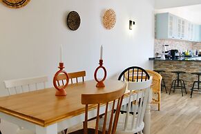 Lagoa Central by Homing