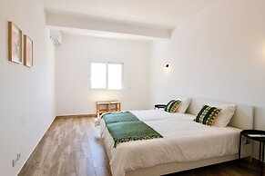 Lagoa Central by Homing