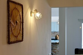 Lagoa Central by Homing