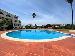 Albufeira Twins 2 With Pool by Homing