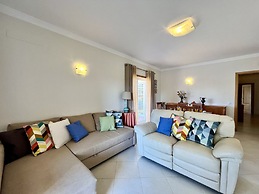 Armação Pêra Typical by Homing