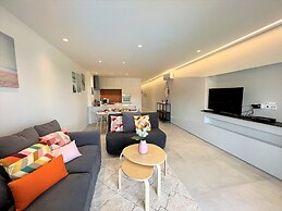 Albufeira Twins 1 With Pool by Homing