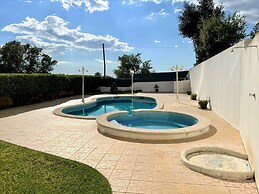 Portimão Classic With Pool by Homing