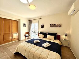 Albufeira Valley 1 With Pool by Homing