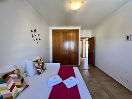 Albufeira Valley 1 With Pool by Homing