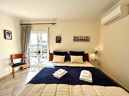 Albufeira Valley 1 With Pool by Homing