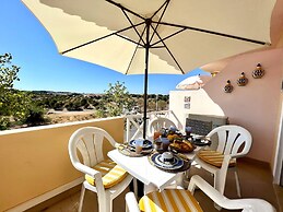 Albufeira Valley 1 With Pool by Homing