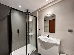 Albufeira Downtown With Pool by Homing