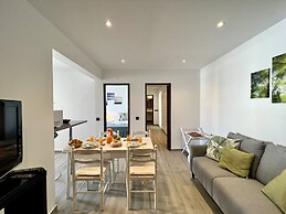 Albufeira Downtown With Pool by Homing