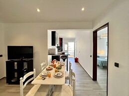 Albufeira Downtown With Pool by Homing