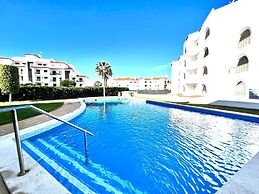 Albufeira Downtown With Pool by Homing
