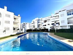 Albufeira Downtown With Pool by Homing