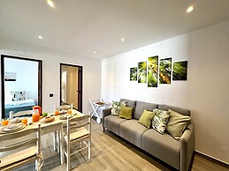 Albufeira Downtown With Pool by Homing