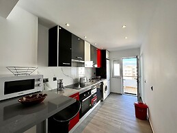 Albufeira Downtown With Pool by Homing