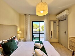 Faro Airport Flat 6 by Homing