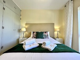 Faro Airport Flat 6 by Homing