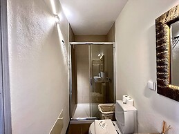 Faro Airport Flat 6 by Homing